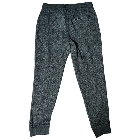 Grey sweatpants with pockets - Picture 2 of 3